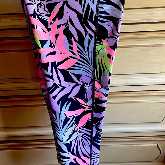 Fluorescent Tropical patterned legging - Picture 1 of 4